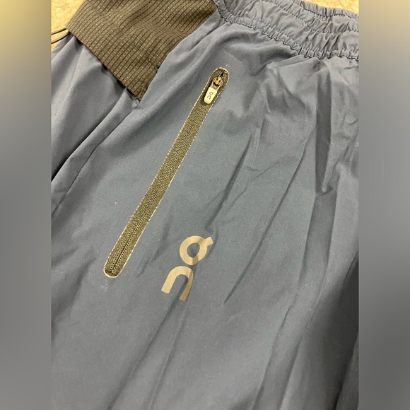 Mens OnCloud Track Pants - Picture 3 of 9